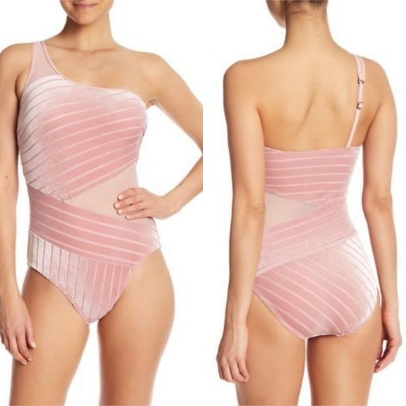 Kenneth Cole Tops - ⛔Kenneth Cole New York Mio One Shoulder Bodysuit
